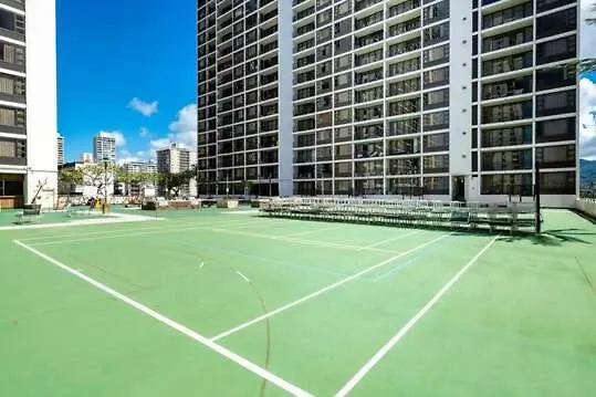 Experience Luxury At Waikiki Banyan-Free Parking Apartment Honolulu United States