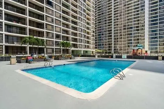 Experience Luxury At Waikiki Banyan-Free Parking Apartment Honolulu 0*,  United States