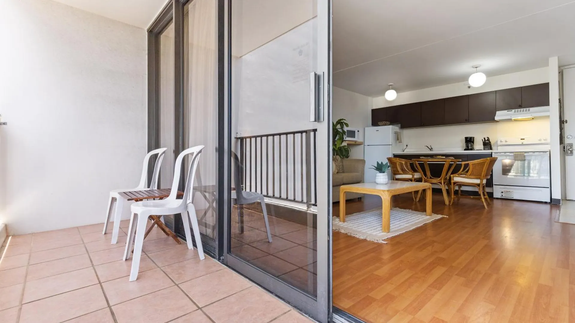 Experience Luxury At Waikiki Banyan-Free Parking Apartment Honolulu 0*,  United States