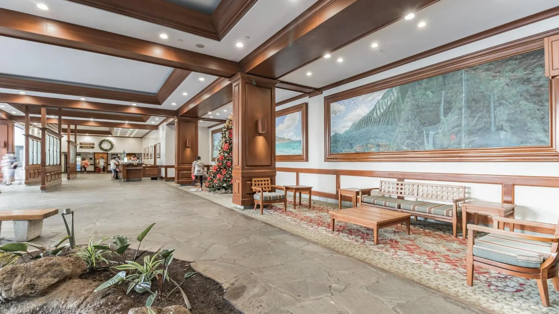 Experience Luxury At Waikiki Banyan-Free Parking Apartment Honolulu